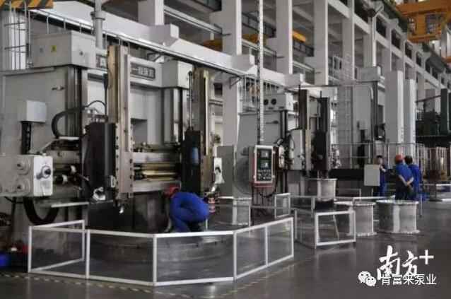 65年来，星空官方网页版-星空(中国)一直专注于泵领域的研究和应用，图为星空官方网页版-星空(中国)车间